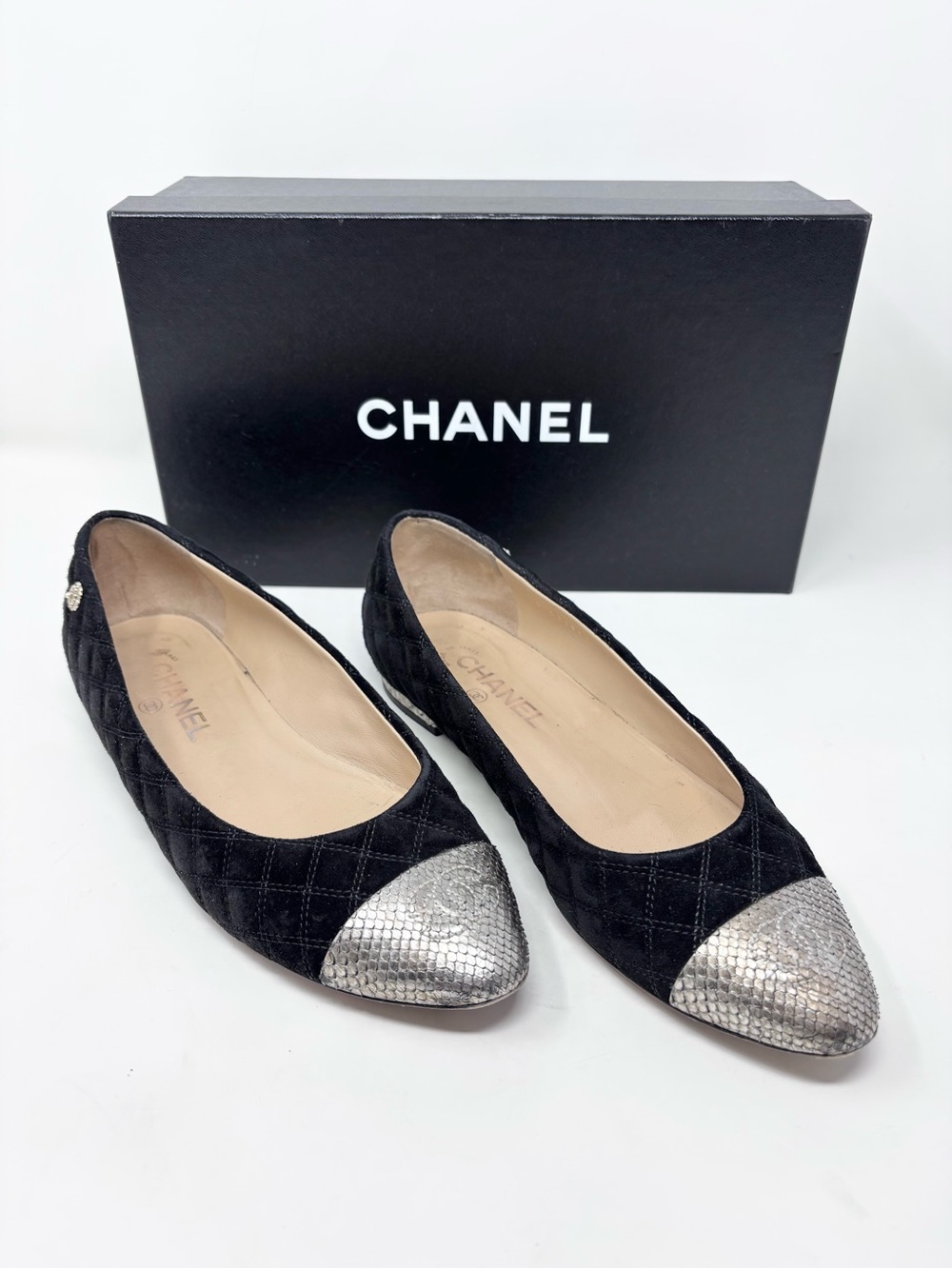Chanel CC Silver Snakeskin Cap Toe Black Suede Quilted Ballet Flat size 39.5 EU